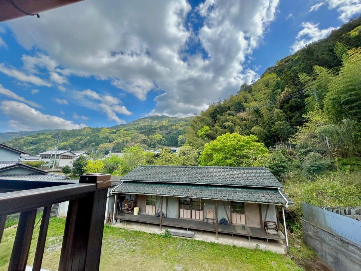 四国旅行のhub拠点 古民家ゲストハウス Heso Camp Miyoshi  Εξωτερικό φωτογραφία
